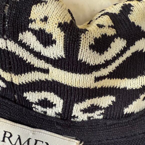 Carmen Size XL cardigan - Picture 6 of 12